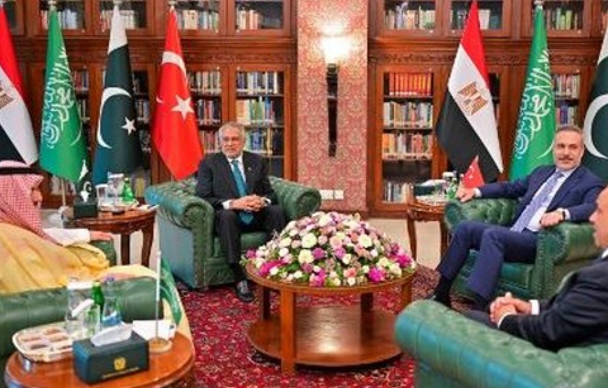 Menlu Saudi dan Turki tiba di Islamabad untuk Diplomasi Krisis Pakistan Menlu