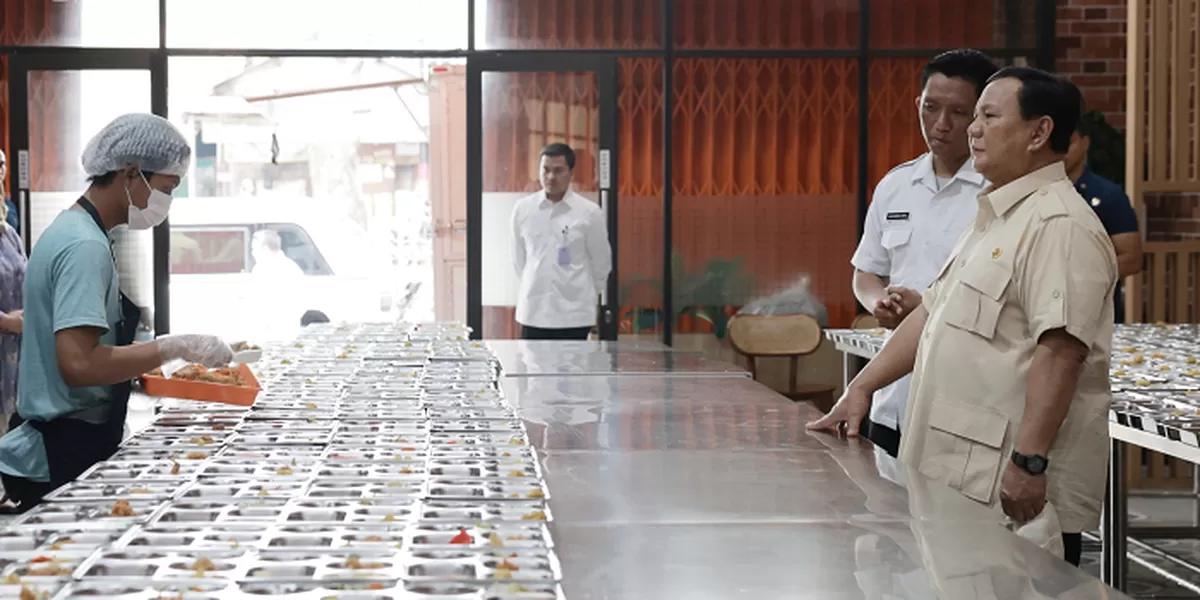 Presiden Prabowo melakukan Evaluasi Dapur Makan Bergizi secara besar-besaran