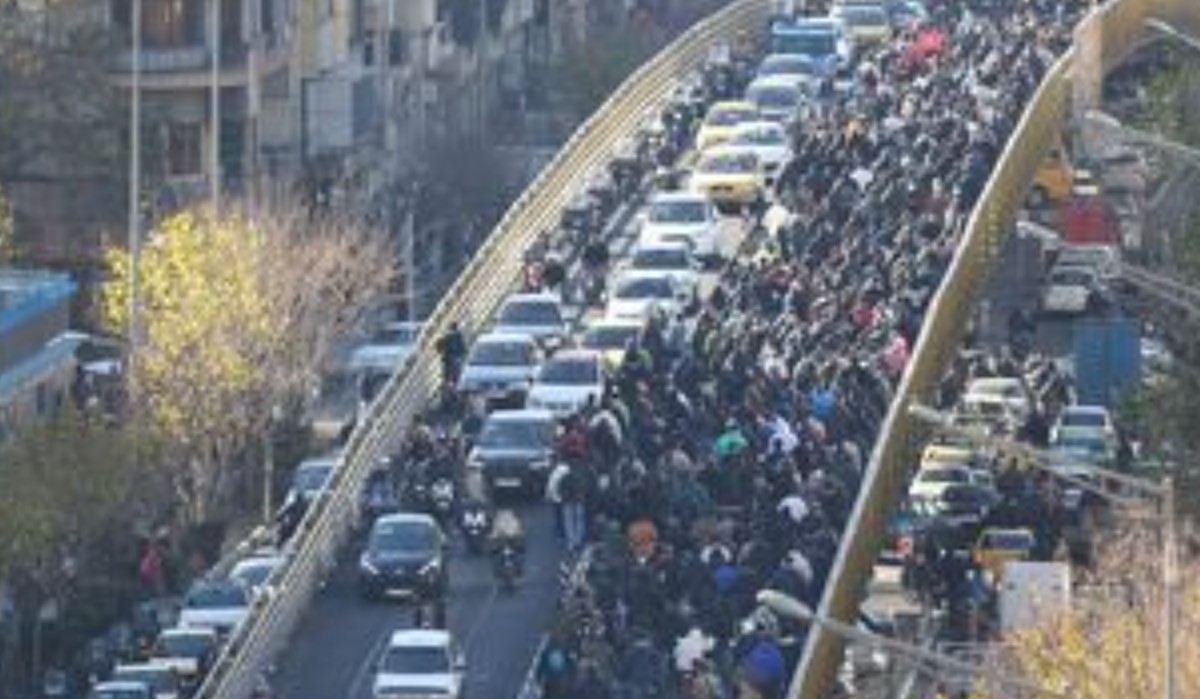 Pemerintah Teheran menaikkan Upah Minimum Pekerja Iran 60% lebih