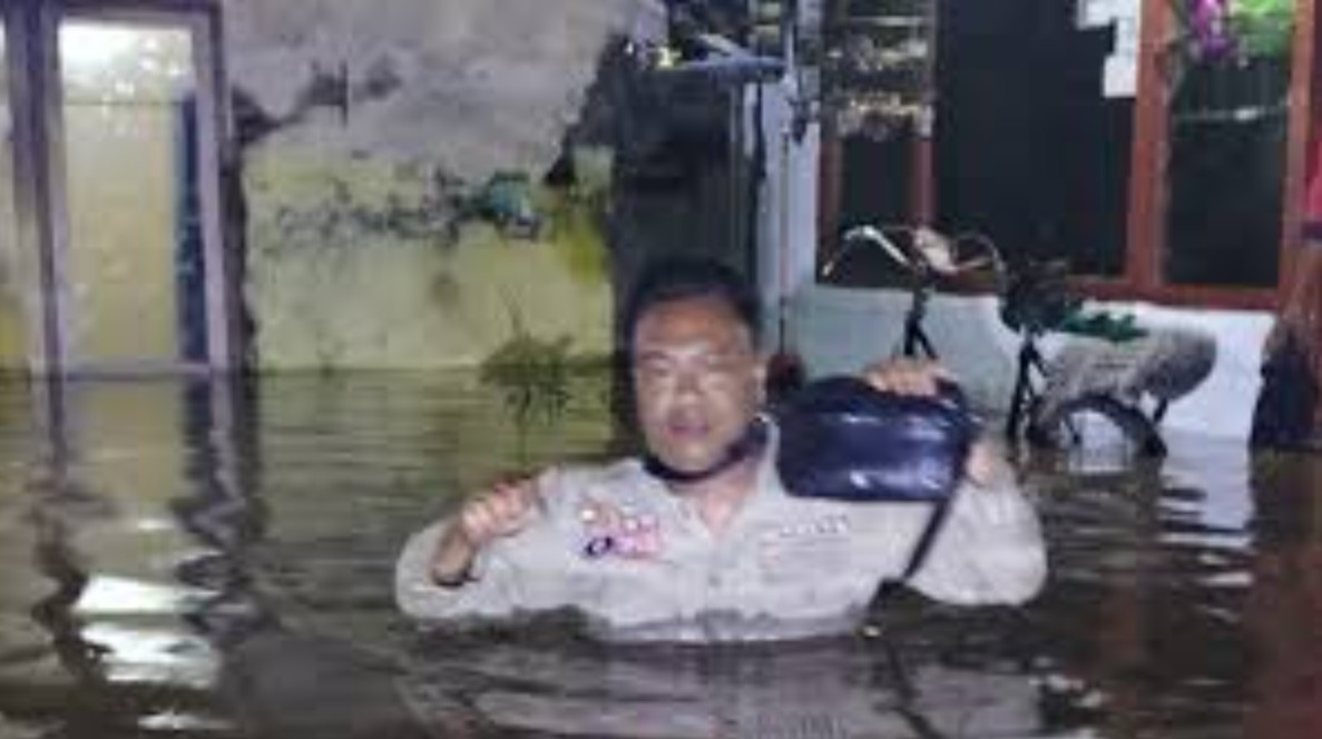 Kemensos resmi menyalurkan Bantuan Logistik Banjir Pasuruan untuk warga terdampak