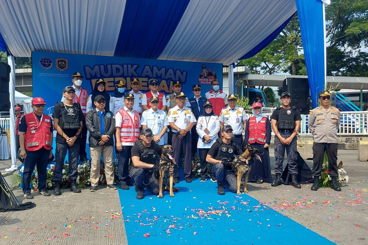 Menko Polkam Pantau Terminal Rambutan: Pastikan Layanan Inklusif Nyaman Bagi Seluruh Pemudik