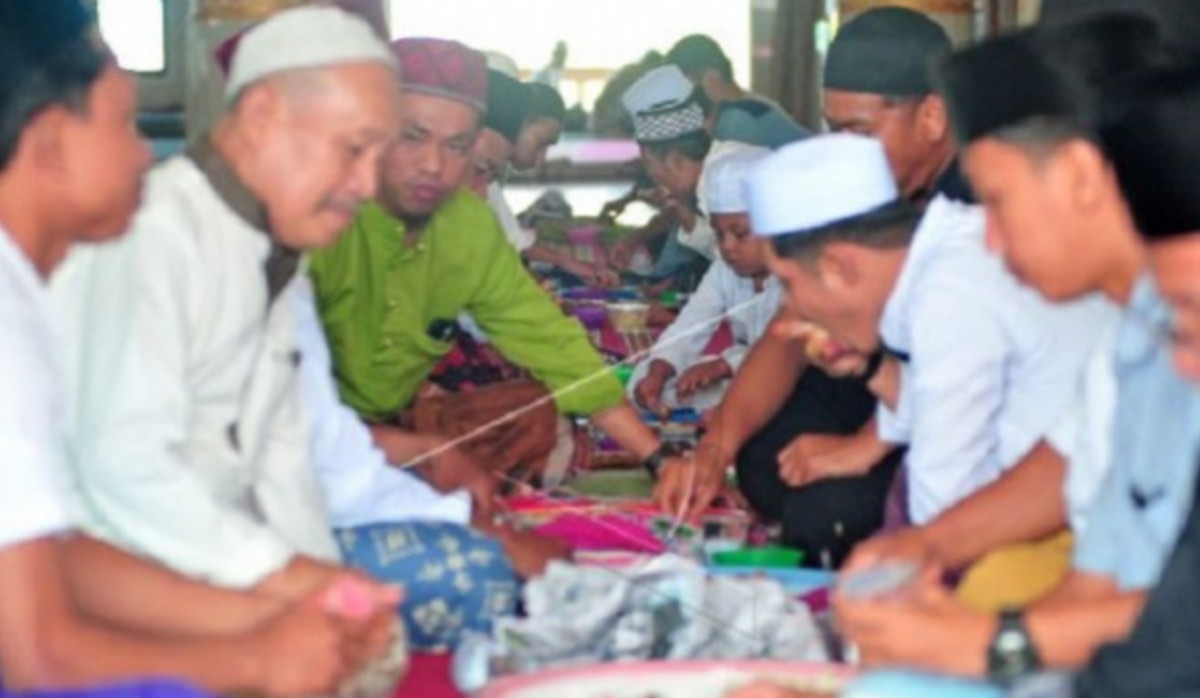 Tradisi Makan Bersama Jambi di Kampung Arab Melayu perkuat silaturahmi warga