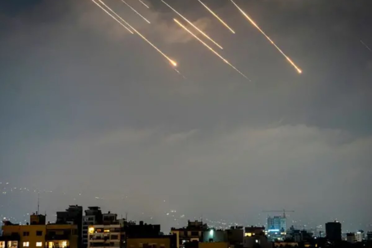 Militer Israel lempar Tuduhan Bom Tandan Iran dalam konflik terbaru