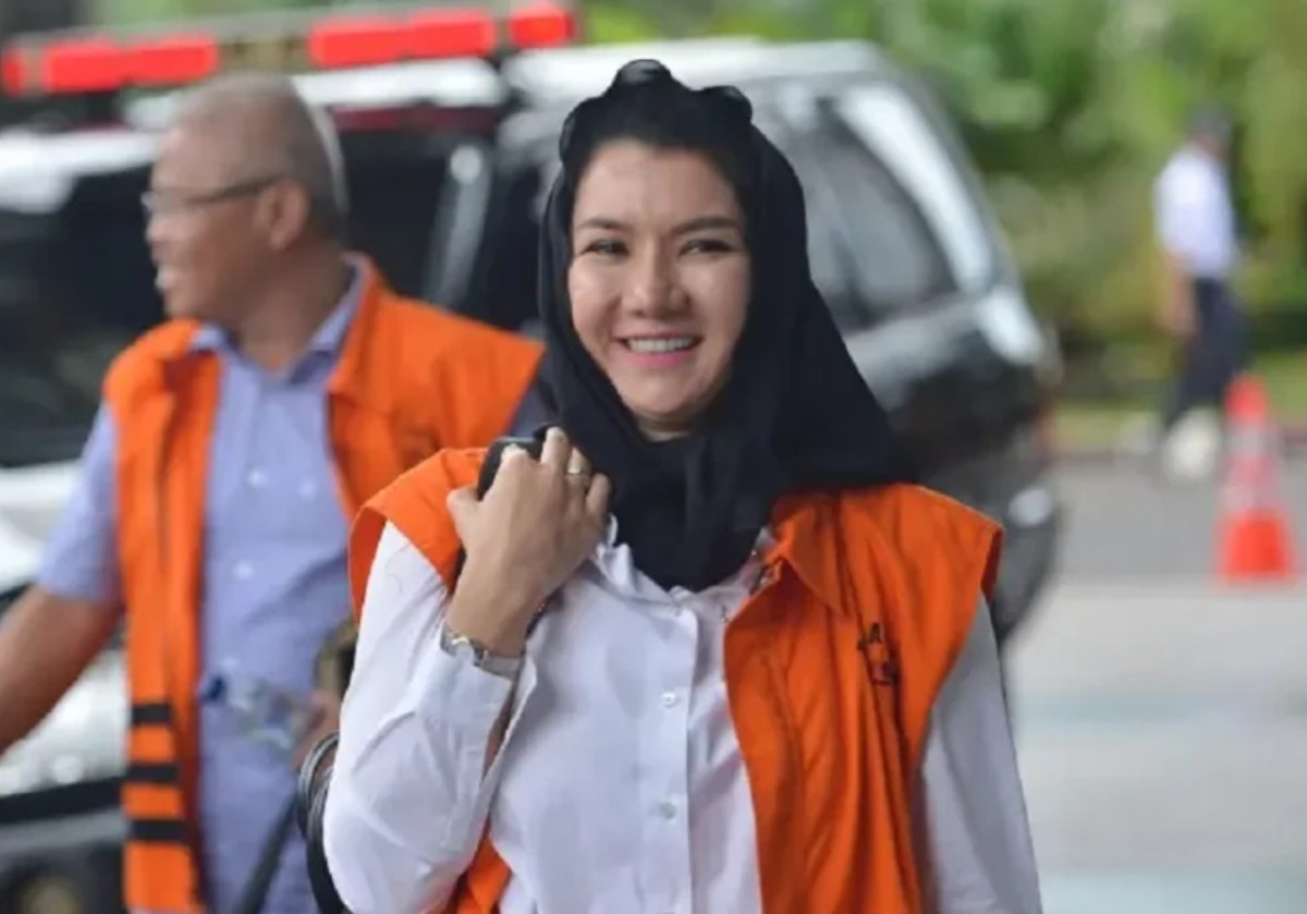 KPK memeriksa pengusaha Robert Bonosusatya terkait kasus korupsi Rita Widyasari