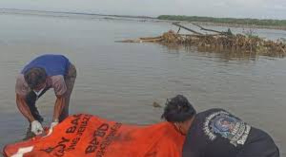 Polisi menyelidiki temuan mayat berseragam SMA di Muara Kaliadem